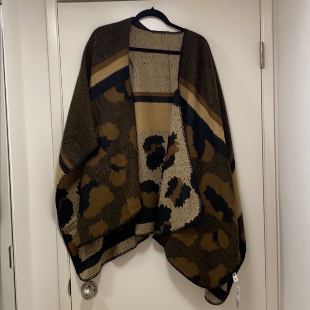 Nordstrom BP- animal print reversible cardigan